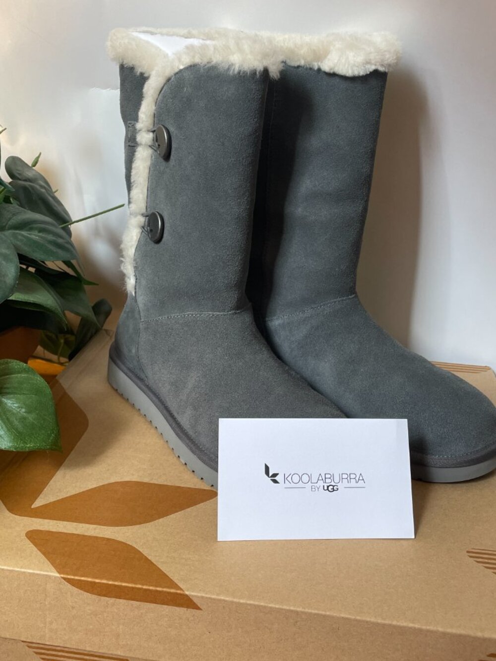 Ugg Koolaburra Kinslei tall suede and faux fur boots in stone grey Size 9 - Picture 2 of 9